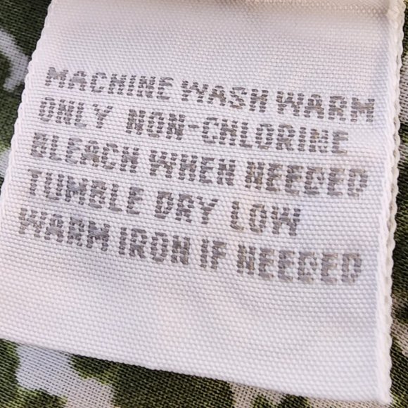 Nearly New Foxcroft size 14 petite Green and White Cotton Animal Print Blouse - Picture 11 of 16